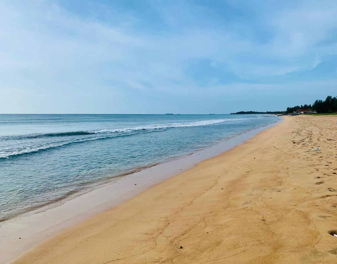 Ralla Nilaveli Bagian luar foto