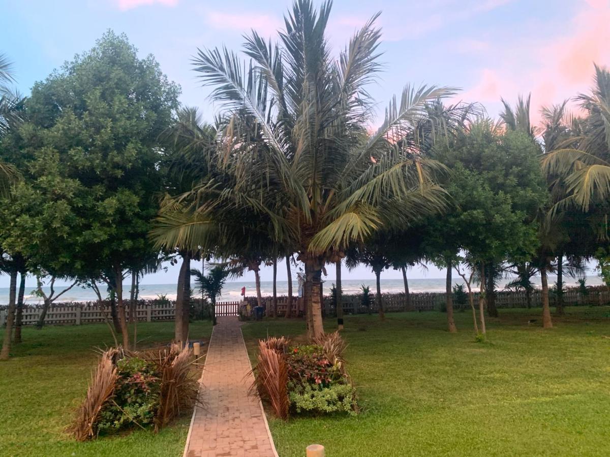 Ralla Nilaveli Bagian luar foto